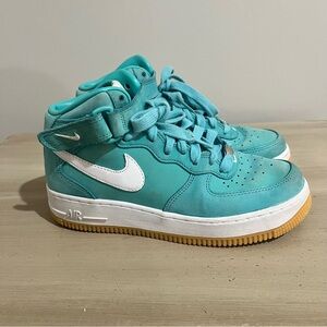 Nike Big Kids Size 6 Turquoise Air Force 1 High-Top Sneakers - Fits Women’s 7.5